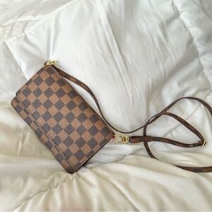 Checker purse / wristlet moving sale